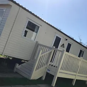Lovely 3-bed Caravan In Haven Marton Holiday home