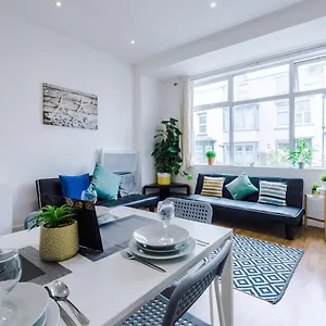 Empire - Charles Street Apartment